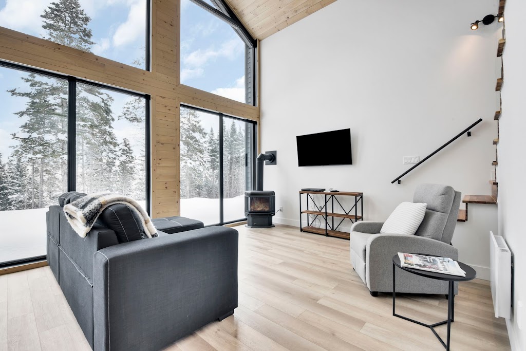 Chalet Le St-Urbain 3 location de chalet | 3 rue de la Montagne, Saint-Urbain, QC G0A 4K0, Canada | Phone: (418) 931-1806