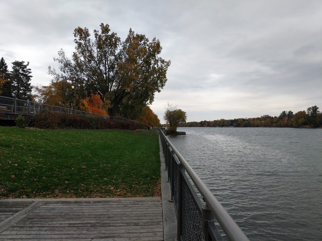 Promenade Du Bord-de-leau | Beloeil, QC J3G 4P8, Canada