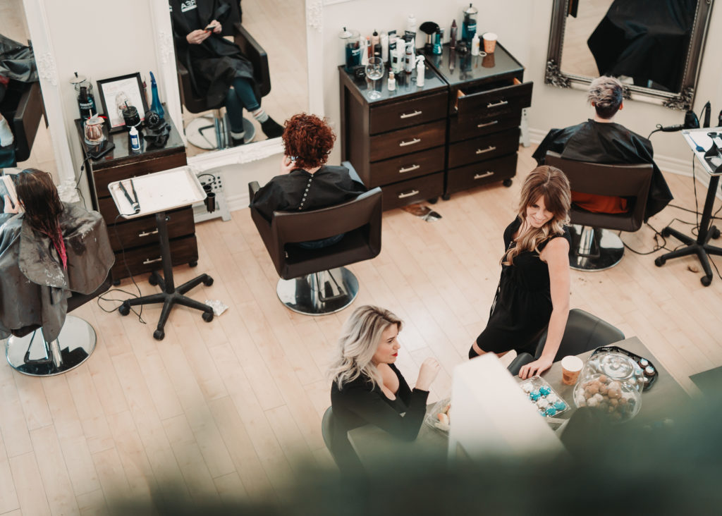 SALON CHIC | 5 Tyler St, Aurora, ON L4G 2M7, Canada | Phone: (905) 751-1200