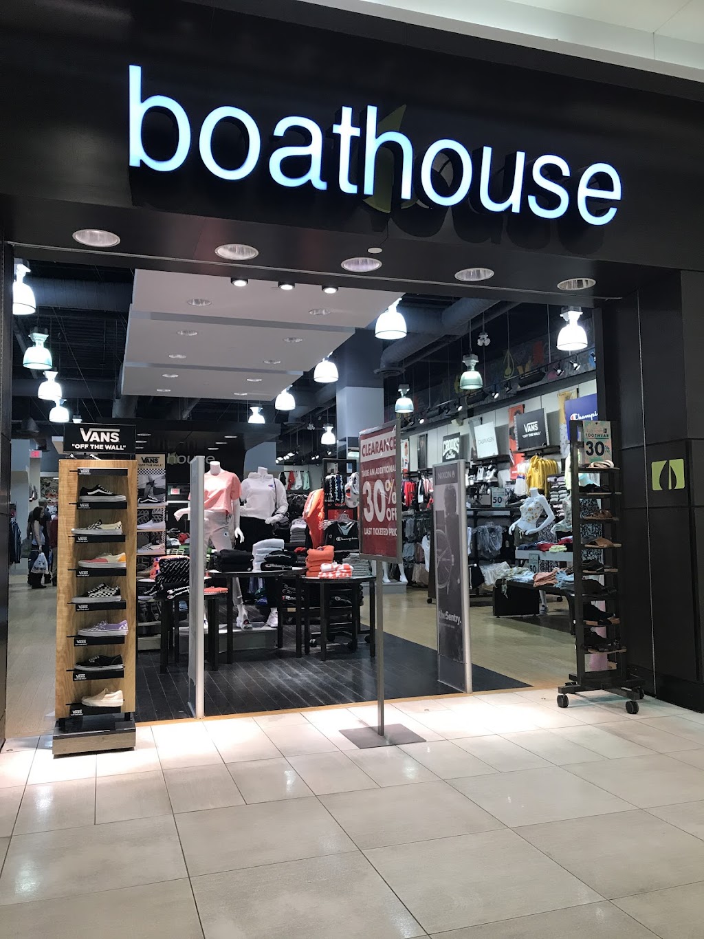 Boathouse | 1200 St. Laurent Blvd, Ottawa, ON K1K 3B8, Canada | Phone: (613) 741-0643