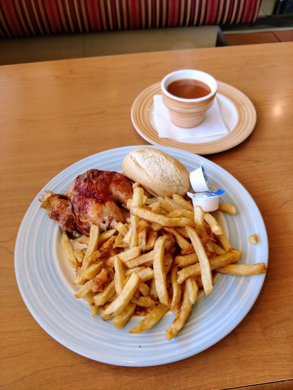 Swiss Chalet Rotisserie & Grill | 50 Market Dr, Milton, ON L9T 3H5, Canada | Phone: (905) 876-3313