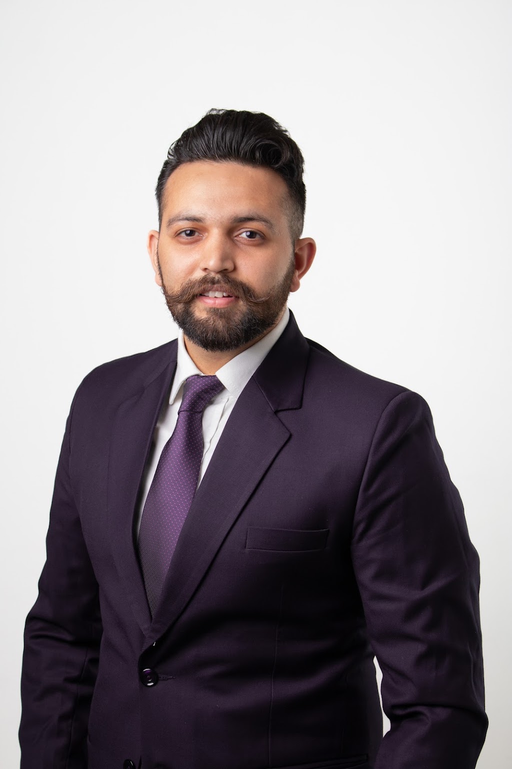 Dalwin singh Realtor | 1530 Taylor Ave #6, Winnipeg, MB R3N 1Y1, Canada | Phone: (431) 557-7070