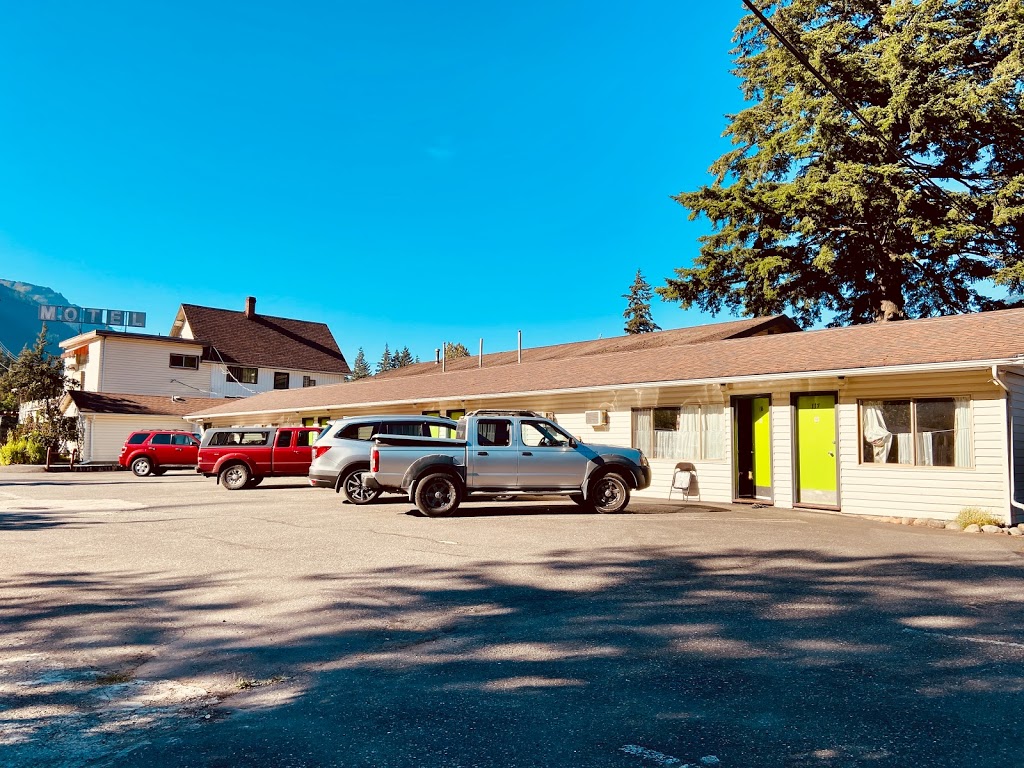 Inn Towne Motel | 510 Trans-Canada Hwy, Hope, BC V0X 1L0, Canada | Phone: (604) 869-7276