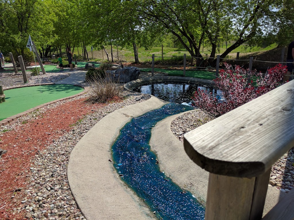 Mer Bleue Miniputt | 3708 Navan Rd, Navan, ON K4B 1H9, Canada | Phone: (613) 824-7900