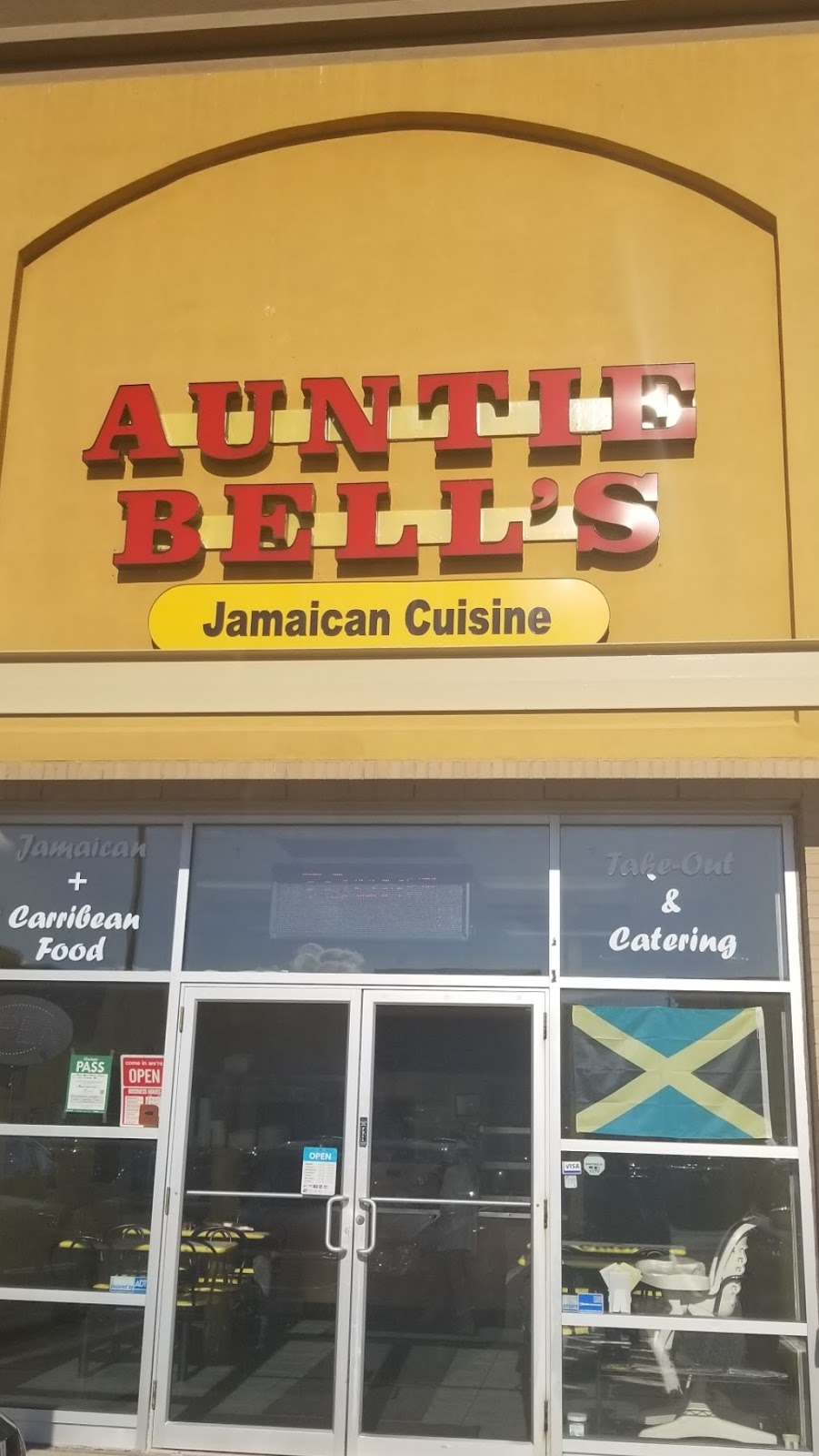 Auntie Bell’s Jamaican Cuisine | 2257 Islington Ave, Etobicoke, ON M9W 3W6, Canada | Phone: (416) 740-2596