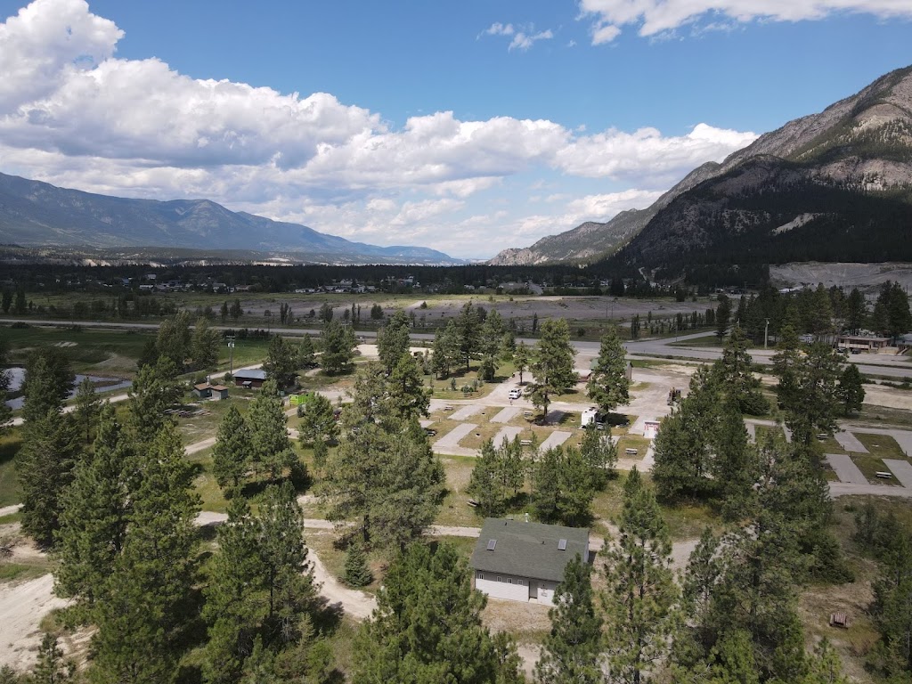 Black Sheep Camp Kootenay River | 9110 BC-93 #95, Canal Flats, BC V0B 1B0, Canada | Phone: (250) 483-2818