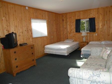 Olearys Beach Cottages | 111 2nd Ave N, Sauble Beach, ON N0H 2G0, Canada | Phone: (519) 580-6633
