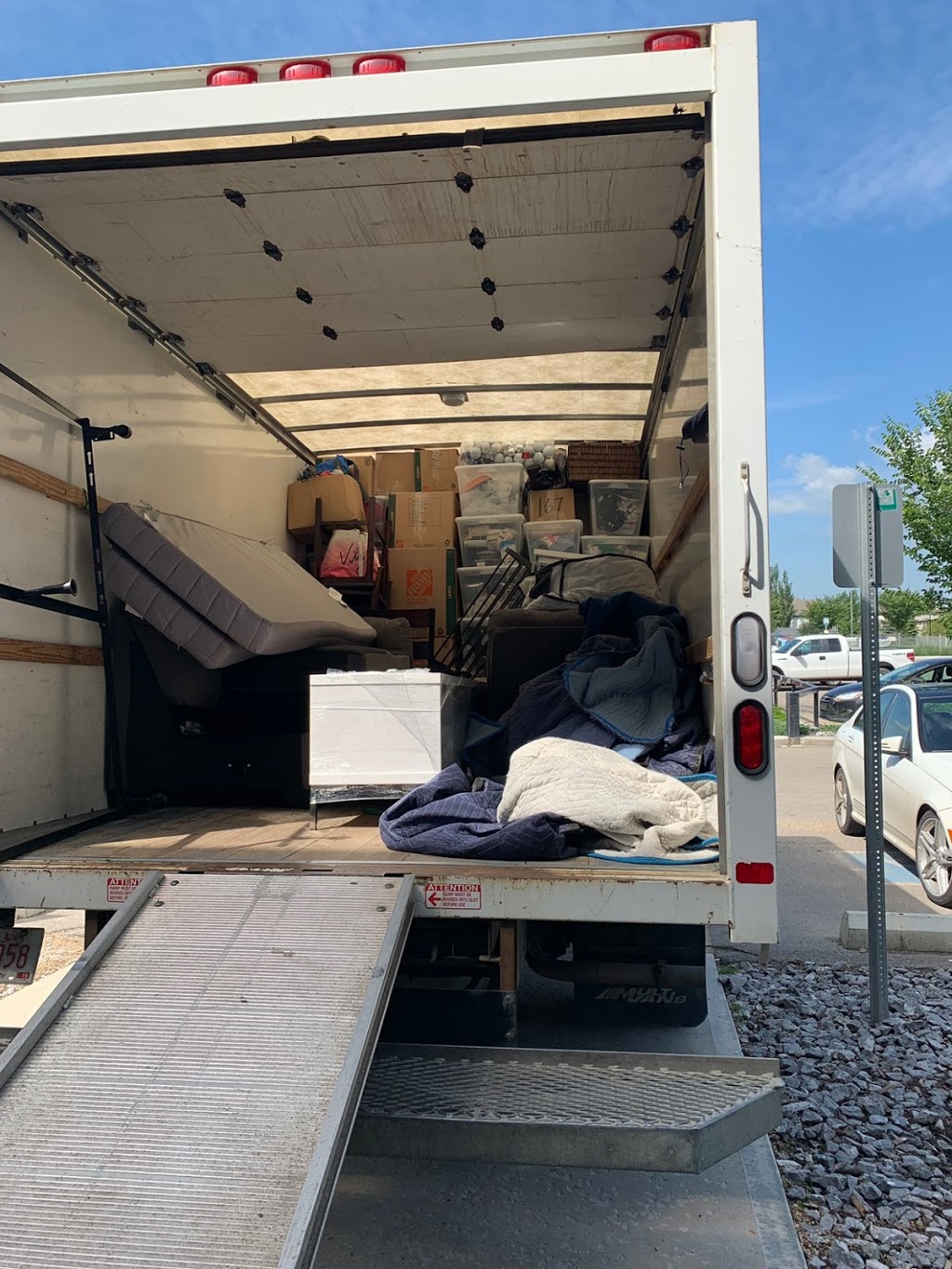 OO movers Edmonton | 10405 Jasper Ave, Edmonton, AB T5J 3S2, Canada | Phone: (780) 638-6103