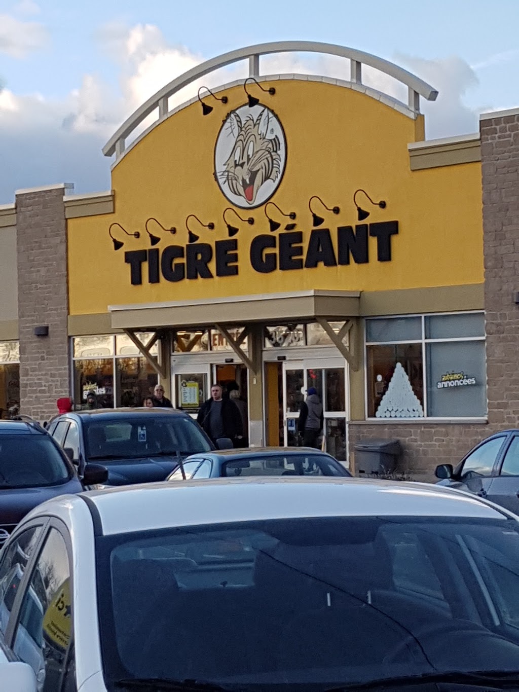 Tigre Géant | 3520 QC-132, Sainte-Catherine, QC J5C 1V9, Canada | Phone: (450) 638-7624