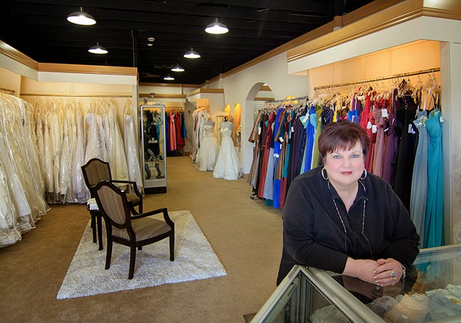 Baldini and Vandersluys Photographers | 7973 Lundys Ln, Niagara Falls, ON L2H 1H3, Canada | Phone: (800) 393-7270