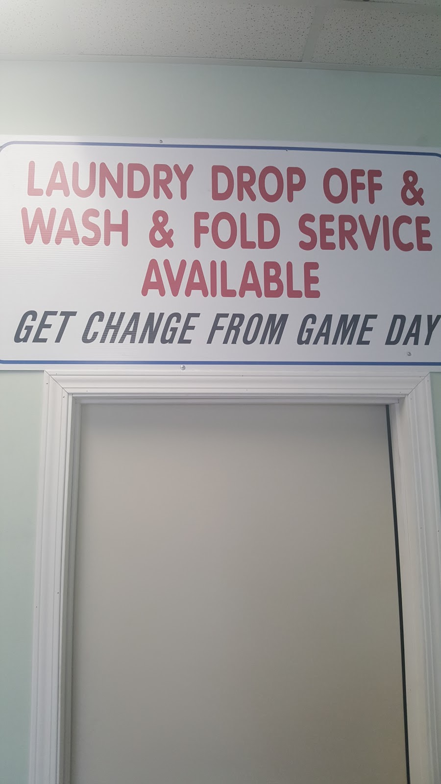 Snappy Cleaners Laundromat | 4802 56 St, Wetaskiwin, AB T9A 1V8, Canada | Phone: (780) 362-1382