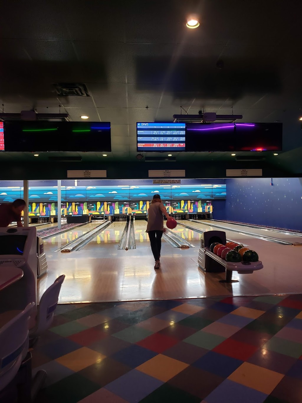 Galaxy Bowling & Pizza Ltd | PARK MEADOWS MALL, 1702 23 St N, Lethbridge, AB T1H 5B3, Canada | Phone: (403) 328-4386