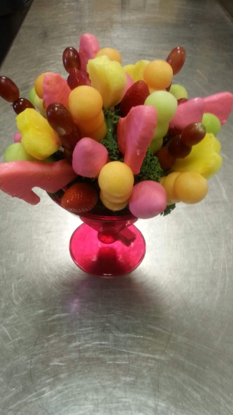 Edible Arrangements | 17665 Leslie St Unit 9, Newmarket, ON L3Y 3E3, Canada | Phone: (905) 836-4447