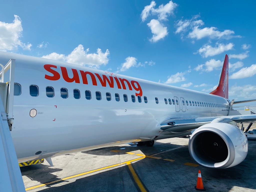 Sunwing Airlines | 6301 Silver Dart Dr, Mississauga, ON L4W 1S9, Canada | Phone: (877) 978-6946