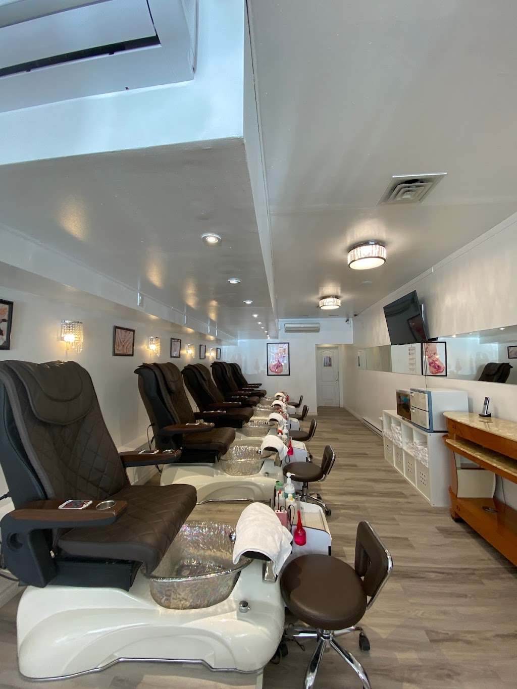 Ongles Queen | 1469 Boulevard Saint-Martin O, Laval, QC H7S 1N1, Canada | Phone: (450) 933-5660