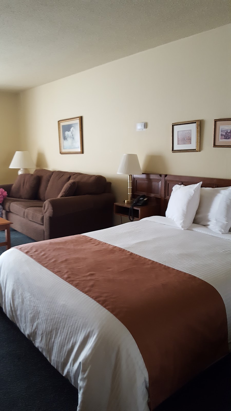 Lagoon Harbour Resort & Hotel | 1 Poplar Crescent, Brechin, ON L0K 1B0, Canada | Phone: (705) 505-5366
