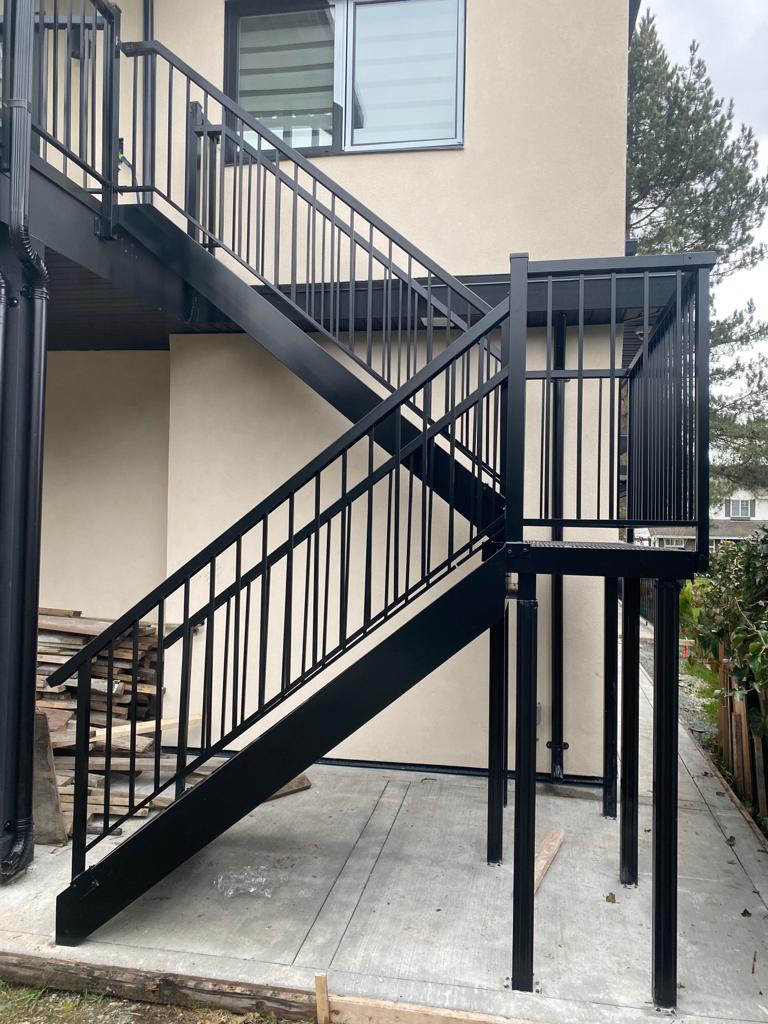 Hi -Tech Railing & Awning Ltd | 7959 123 St., Surrey, BC V3W 6L8, Canada | Phone: (778) 885-6220