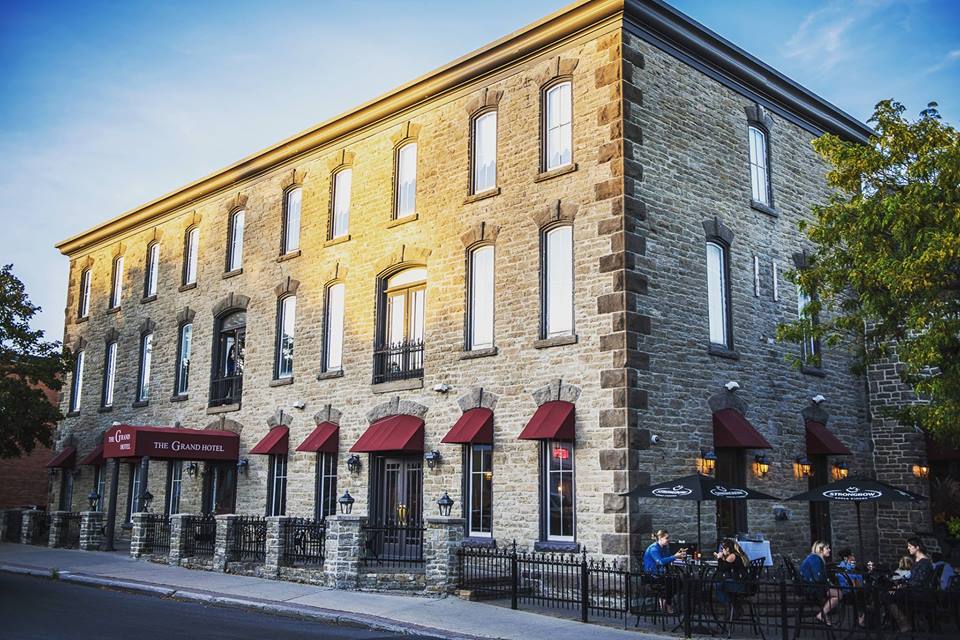 The Grand Hotel | 7 Bridge St, Carleton Place, ON K7C 2V2, Canada | Phone: (613) 492-1566