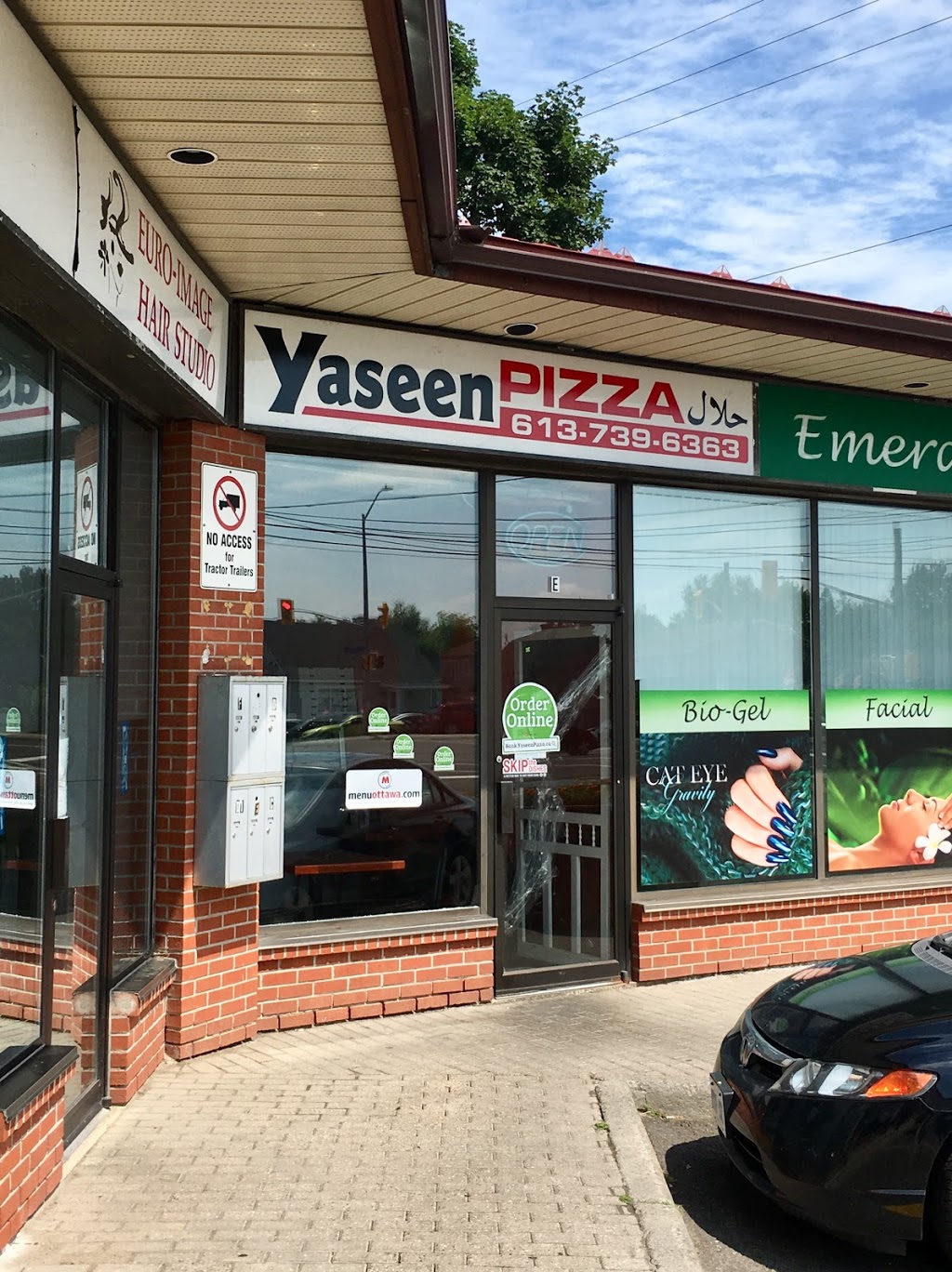 Yaseen Pizza Bank Street | 2895 Bank St, Gloucester, ON K1T 1N2, Canada | Phone: (613) 739-6363