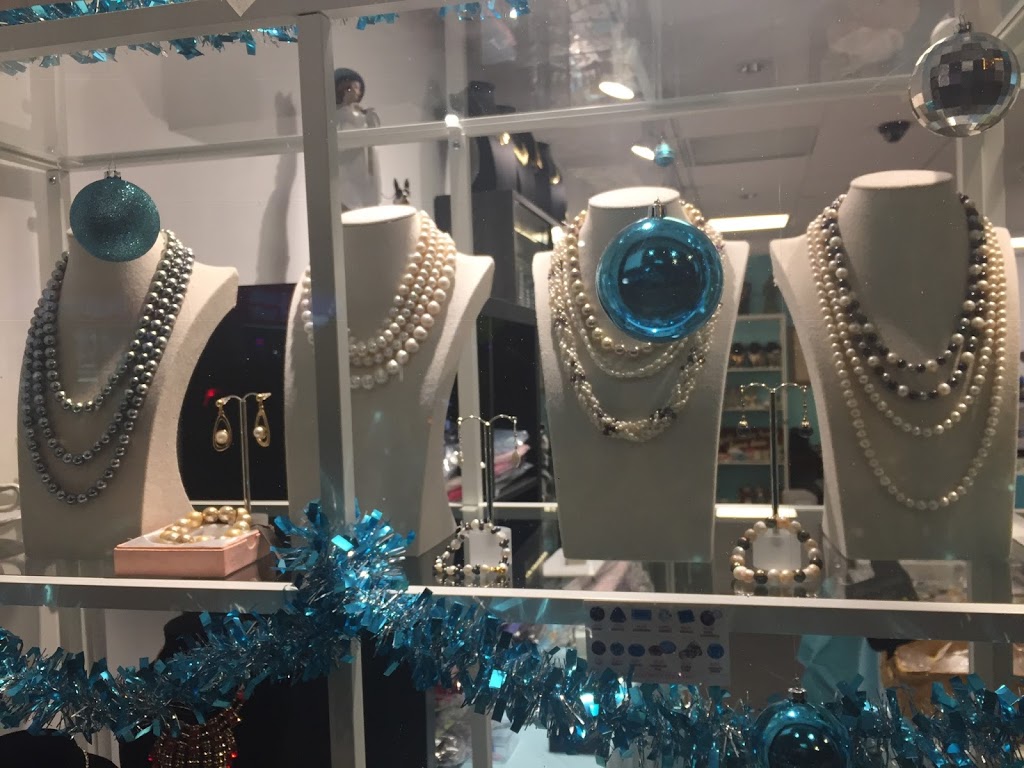 Lilians Jewelry | 727 Bloor St W, Toronto, ON M6G 1L5, Canada | Phone: (647) 216-6866