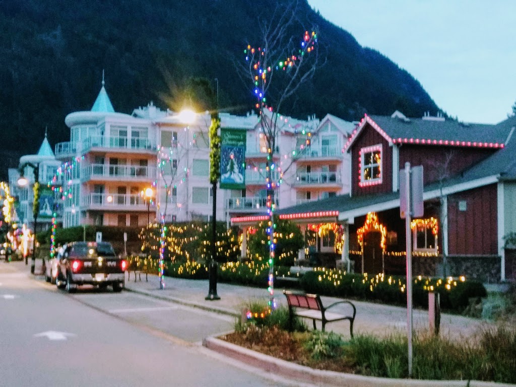 Harrison Village Motel | 280 Esplanade Ave, Harrison Hot Springs, BC V0M 1K0, Canada | Phone: (604) 796-2616