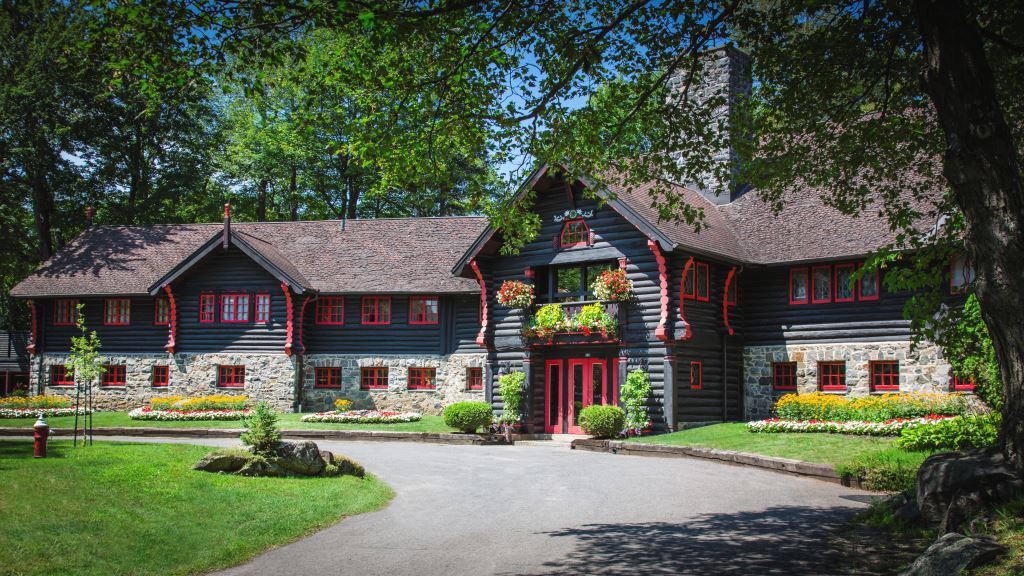 Golf Le Château Montebello | 300 Chem. du Chalet, Montebello, QC J0V 1L0, Canada | Phone: (819) 423-6341