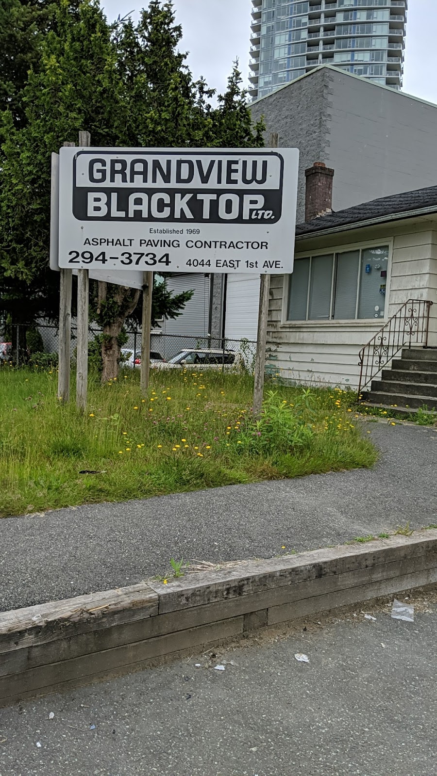 Grand view Blacktop LTD | 4044 1st Ave, Burnaby, BC V5C 3W4, Canada | Phone: (604) 294-3734