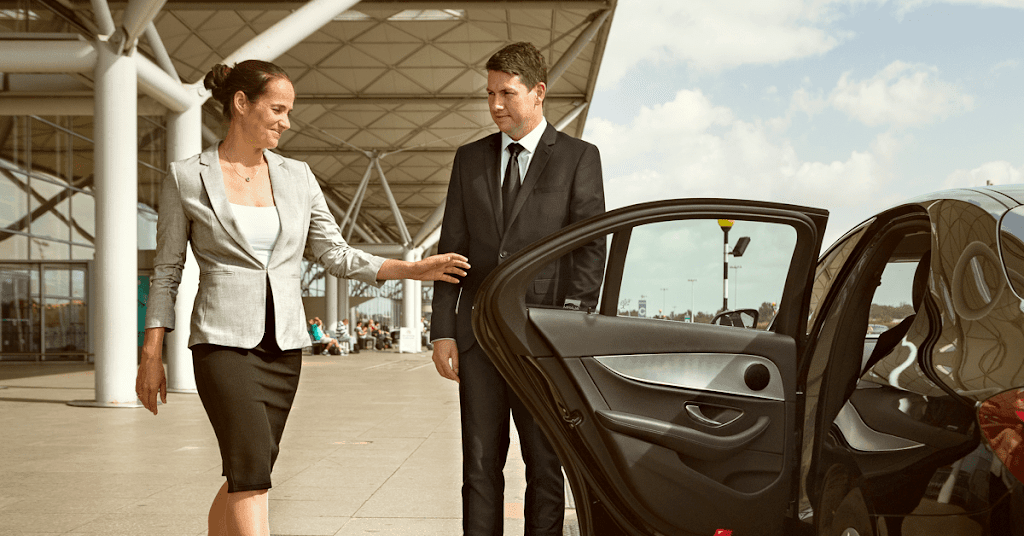 Airport Limo Toronto Pearson | 1362 Michael Cir, London, ON N5V 0B8, Canada | Phone: (866) 982-2040