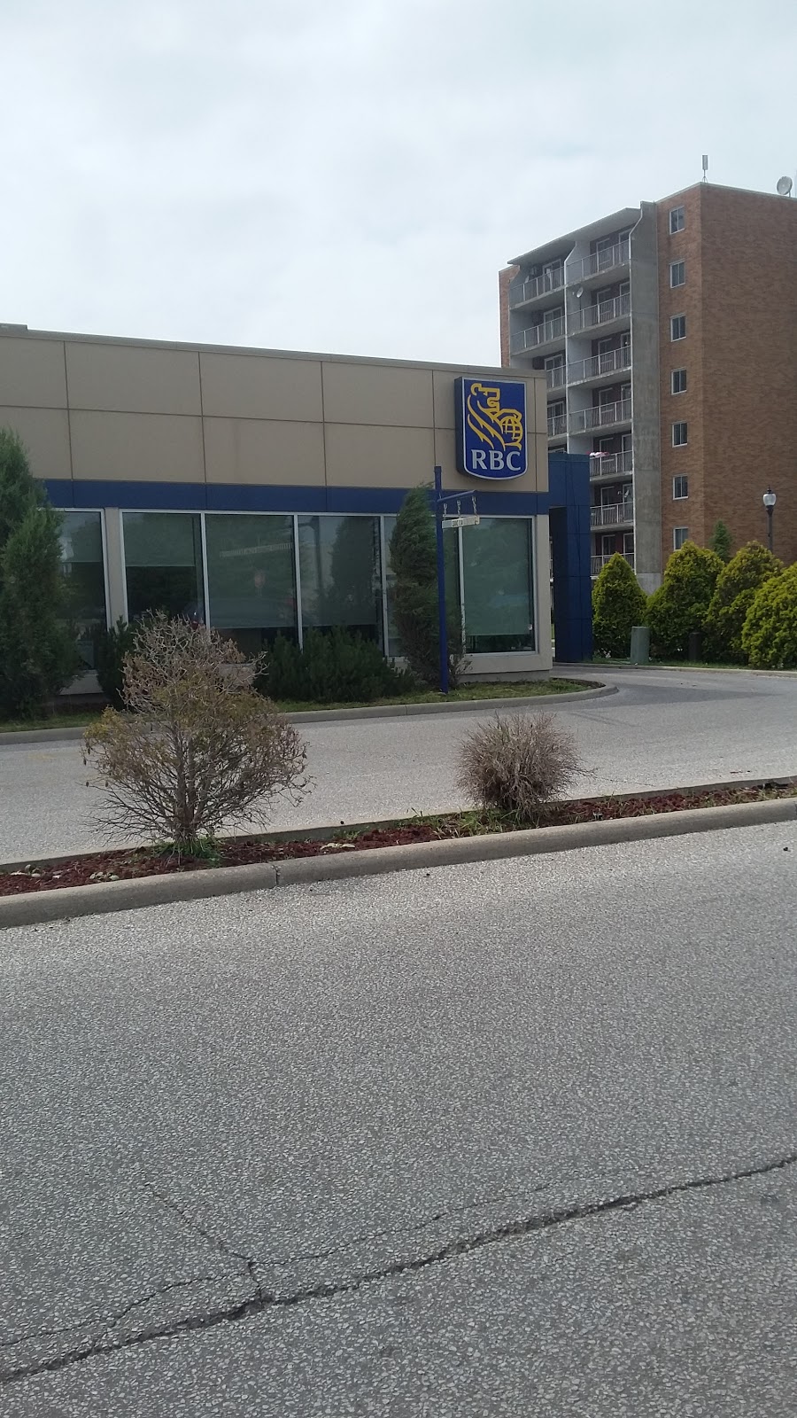 RBC Royal Bank | 400 Sandwich St S, Amherstburg, ON N9V 3L4, Canada | Phone: (519) 736-6466