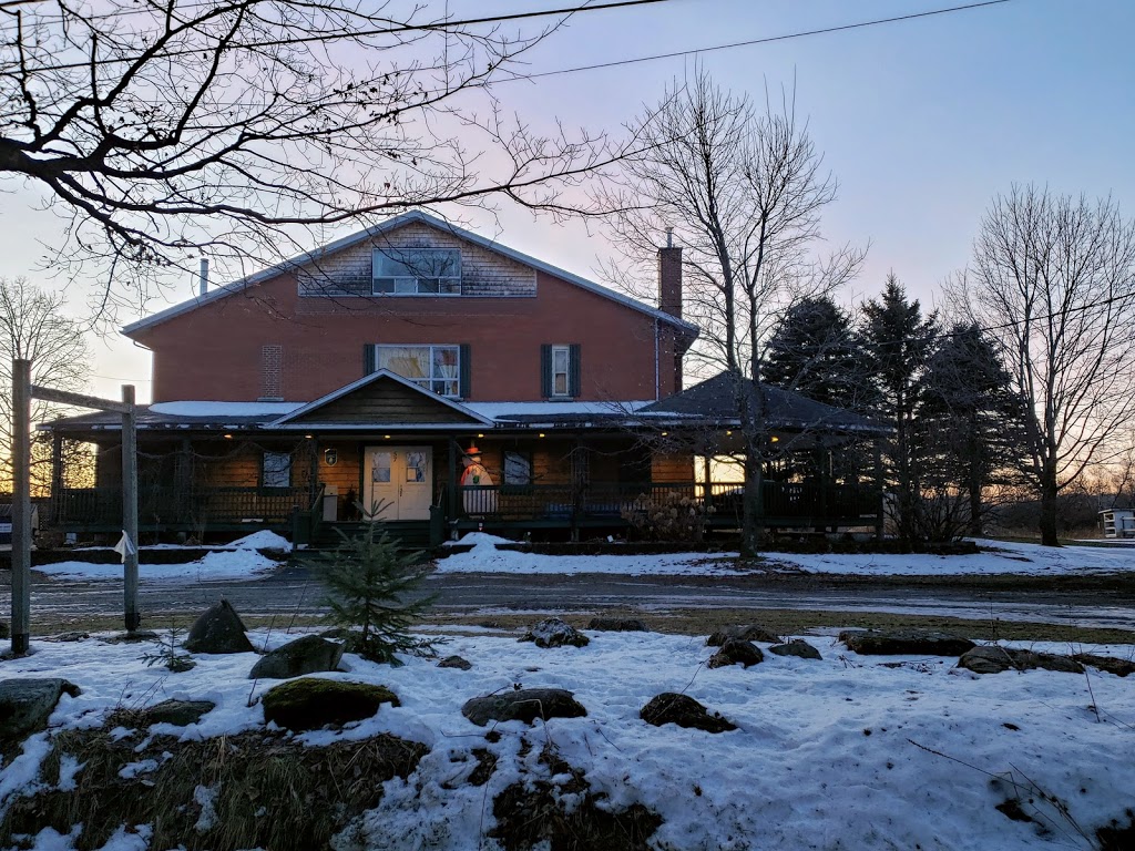 Villa De Brôme | 57 Chemin Papineau, Fulford, QC J0E 1S0, Canada | Phone: (450) 243-6744