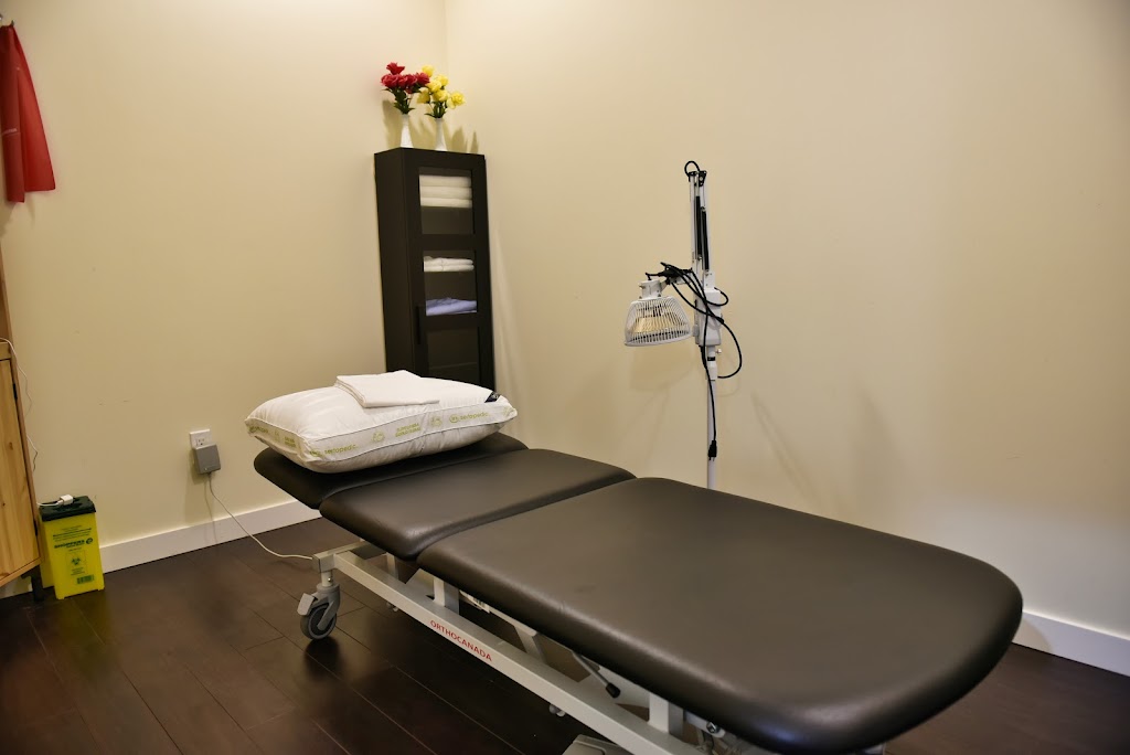 Royal Oak Physio, Chiro and Massage Clinic | 500 Royal Oak Dr NW #216, Calgary, AB T3G 0E8, Canada | Phone: (403) 300-3579