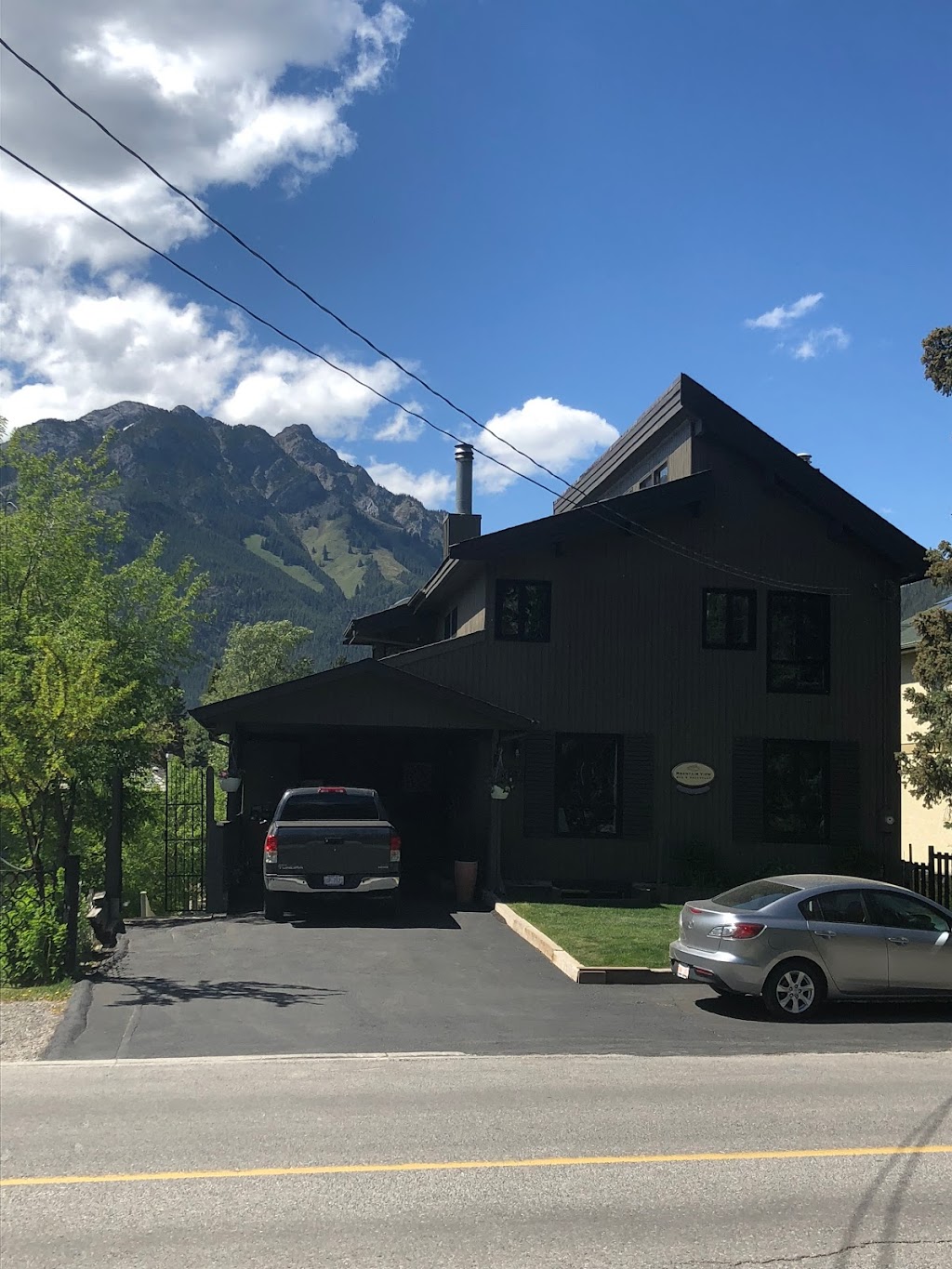 Mountain View Bed & Breakfast | 347 Grizzly St, Banff, AB T1L 1A9, Canada | Phone: (403) 760-9353