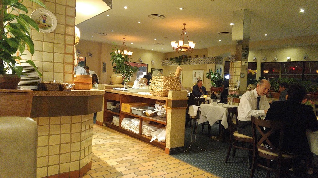 Rogues Restaurant - Fine Dining Restaurant | 1900 Dundas St W, Mississauga, ON L5K 1P9, Canada | Phone: (905) 822-2670