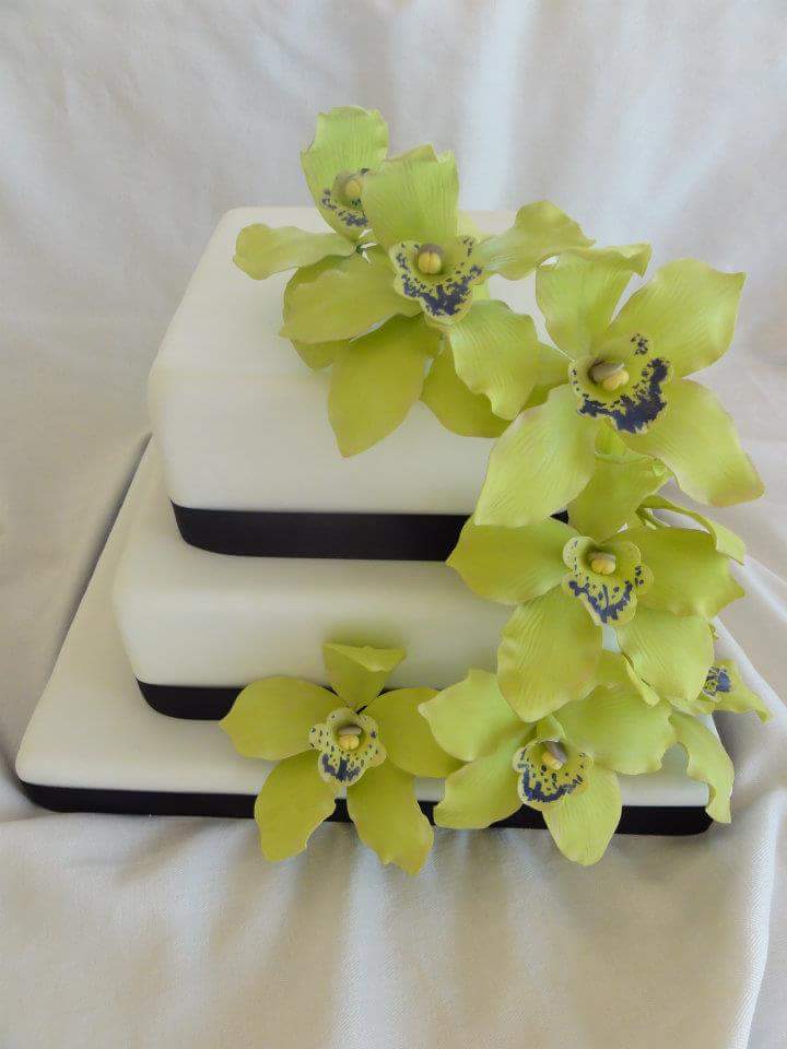 Charismatic Cakes by Jenn | 78 Meadowglade Rd, Courtice, ON L1E 3H9, Canada | Phone: (905) 721-2026