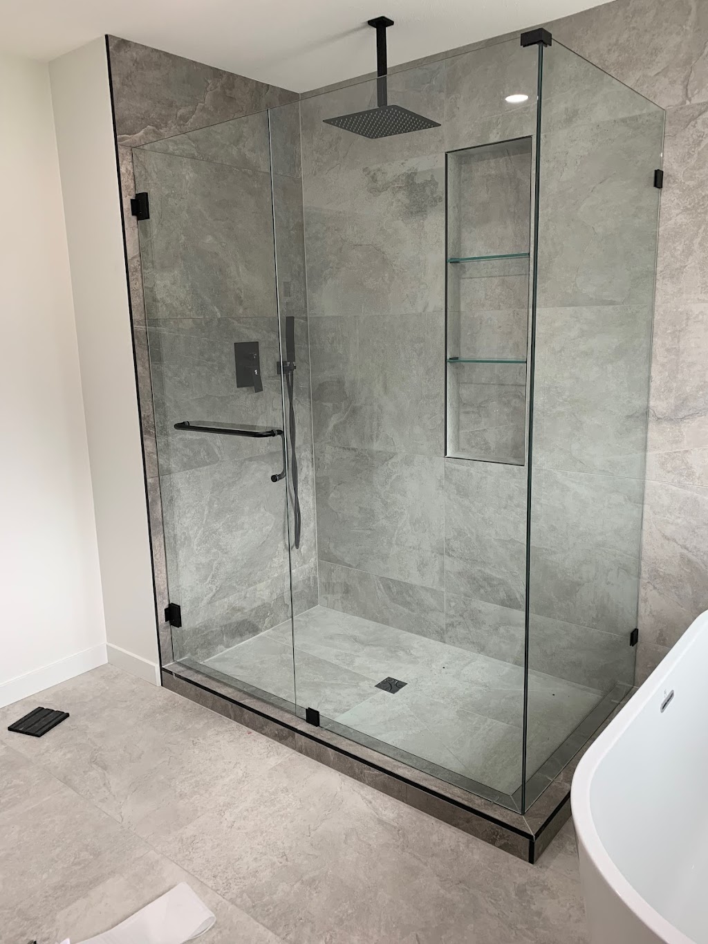 flawless shower doors | 2465 Wilson Ave #101, Port Coquitlam, BC V3C 0E6, Canada | Phone: (604) 377-2374