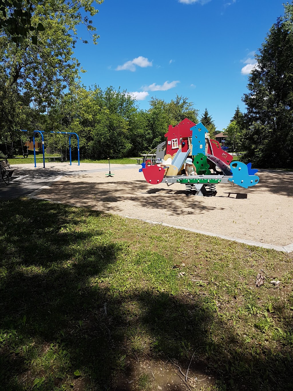 Parc des Coquelicots | 24 Rue des Coquelicots, Gatineau, QC J9J 2E9, Canada | Phone: (866) 299-2002