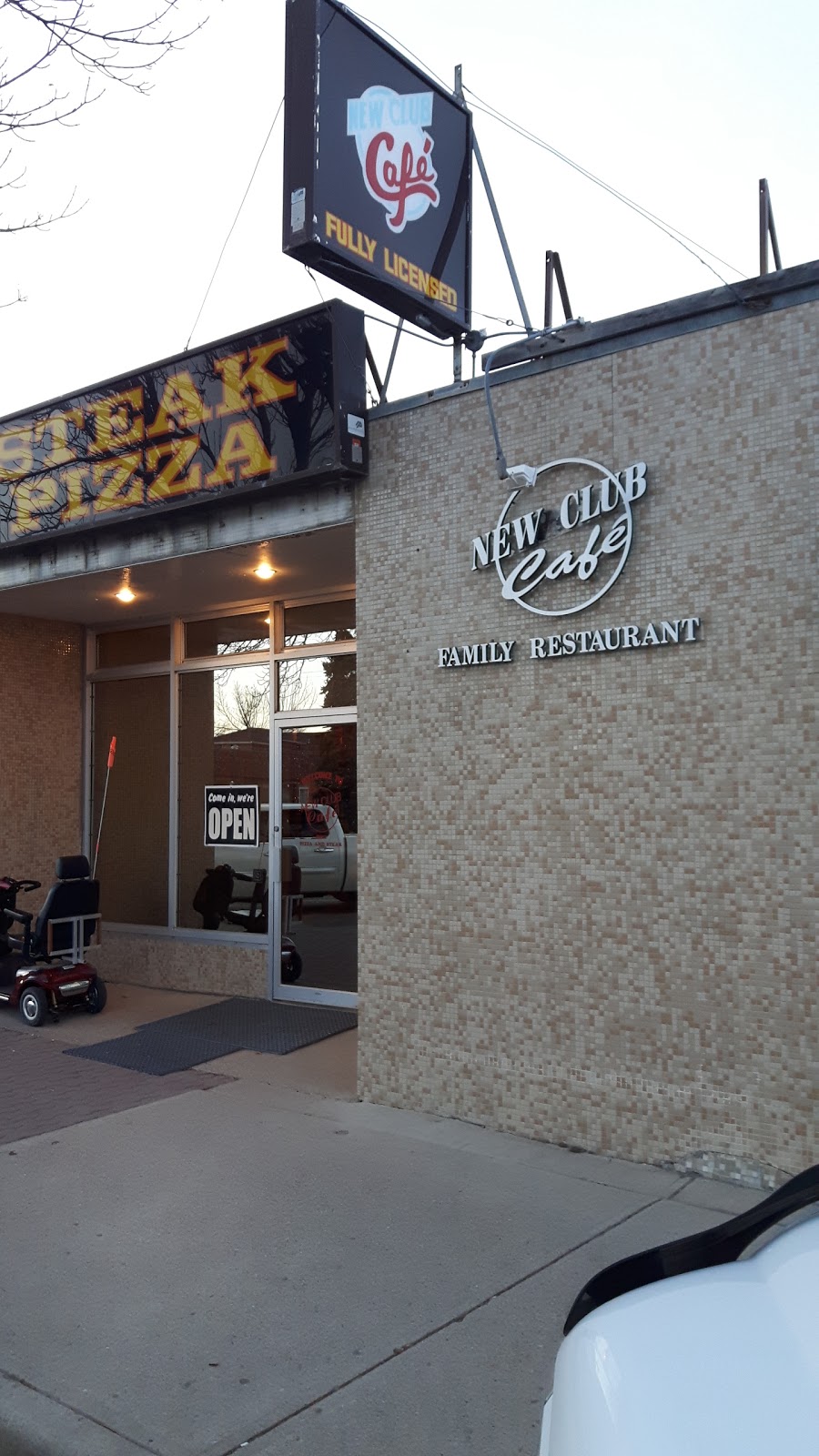 New Club Cafe | 124 Centre St, Vulcan, AB T0L 2B0, Canada | Phone: (403) 485-2030