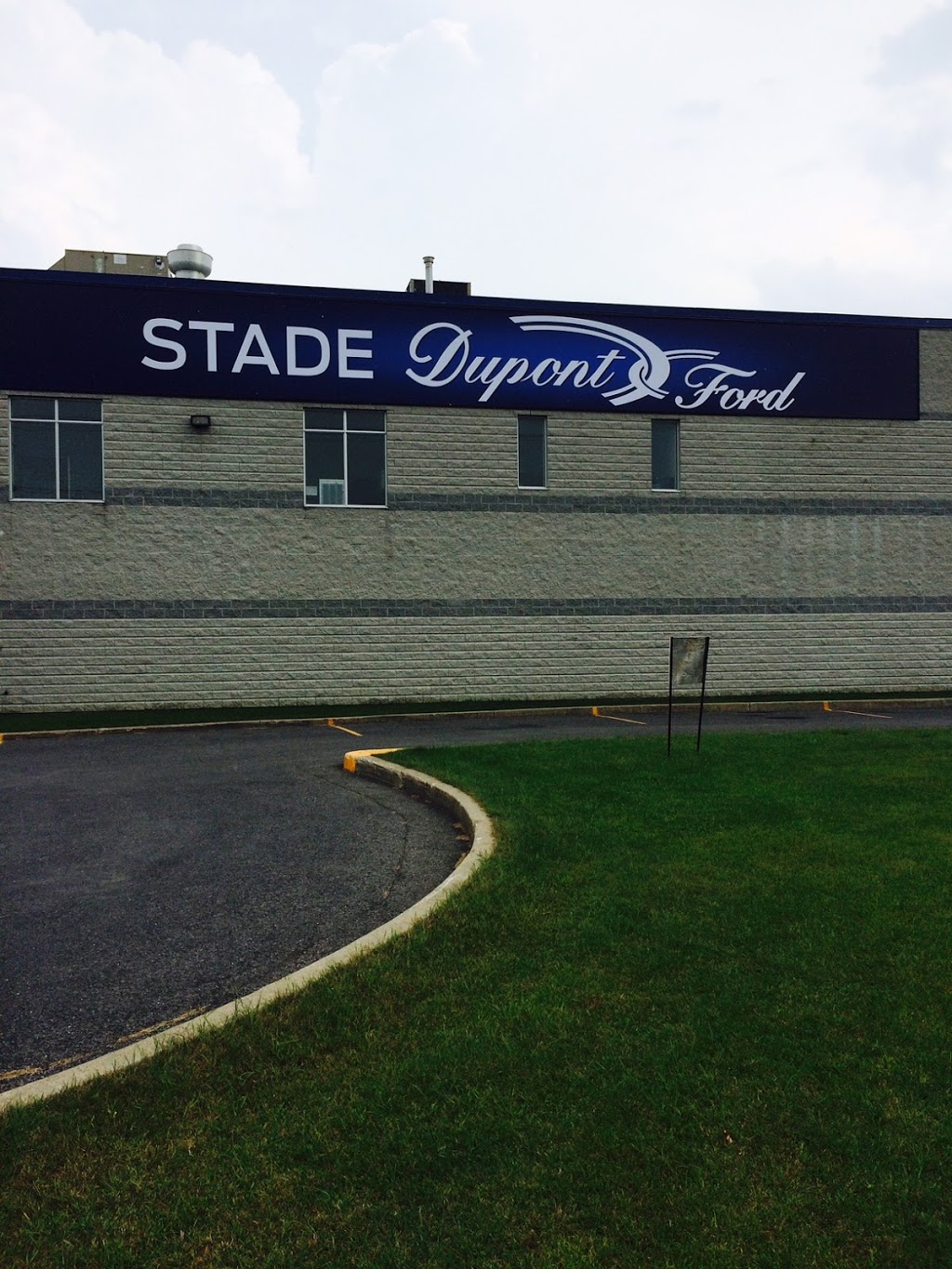 Dupont Ford Stadium | 335 Avenue du Parc, Saint-Jean-sur-Richelieu, QC J2W 2S7, Canada | Phone: (450) 349-5506