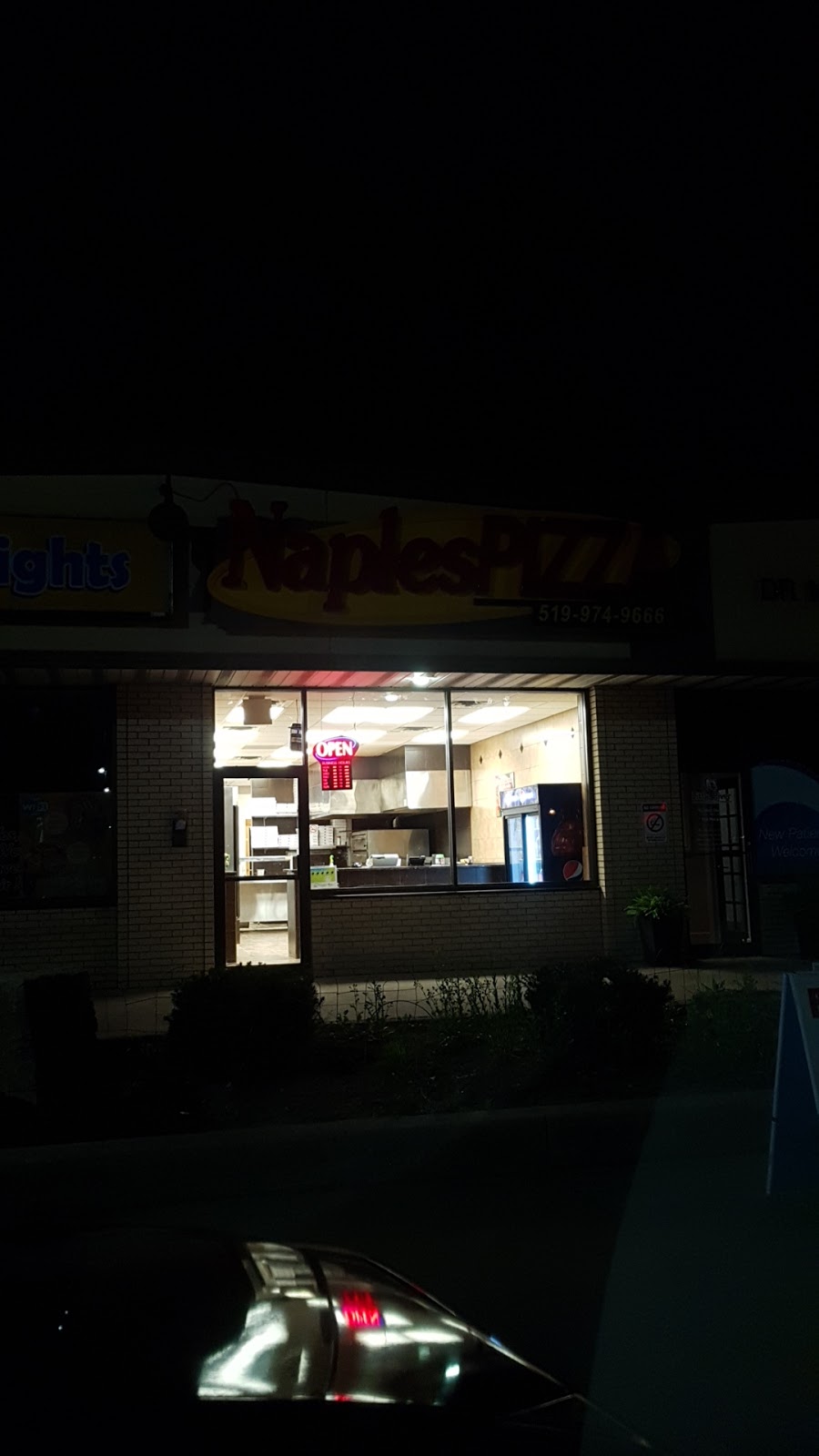 Naples Pizza | 1171 Lauzon Rd, Windsor, ON N8S 3M9, Canada | Phone: (519) 974-9666