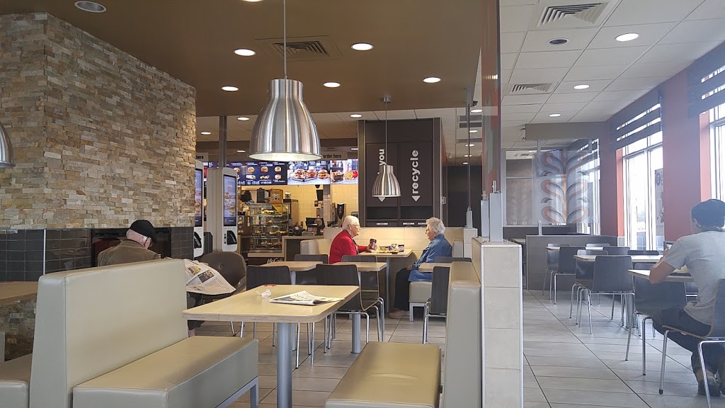 McDonalds | 4748 Ontario St, Beamsville, ON L0R 1B3, Canada | Phone: (905) 563-3331