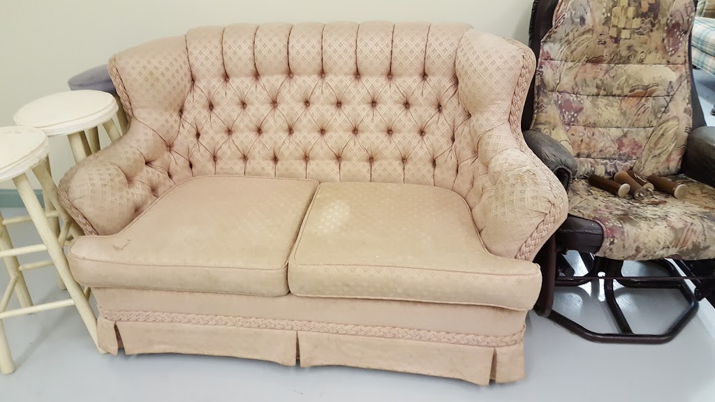 Smiths Upholstery | West, 701 Water St, Summerside, PE C1N 1X2, Canada | Phone: (902) 888-9647