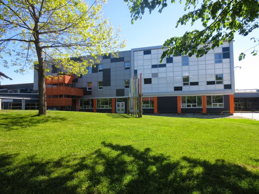 École Secondaire du Plateau | 88 Rue des Cimes, La Malbaie, QC G5A 1T3, Canada | Phone: (418) 665-3791