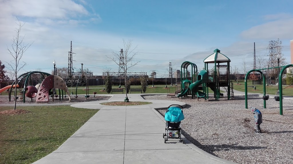 Davenport Village Park | 18 Foundry Ave, Toronto, ON M6H 4L1, Canada | Phone: (416) 338-4386