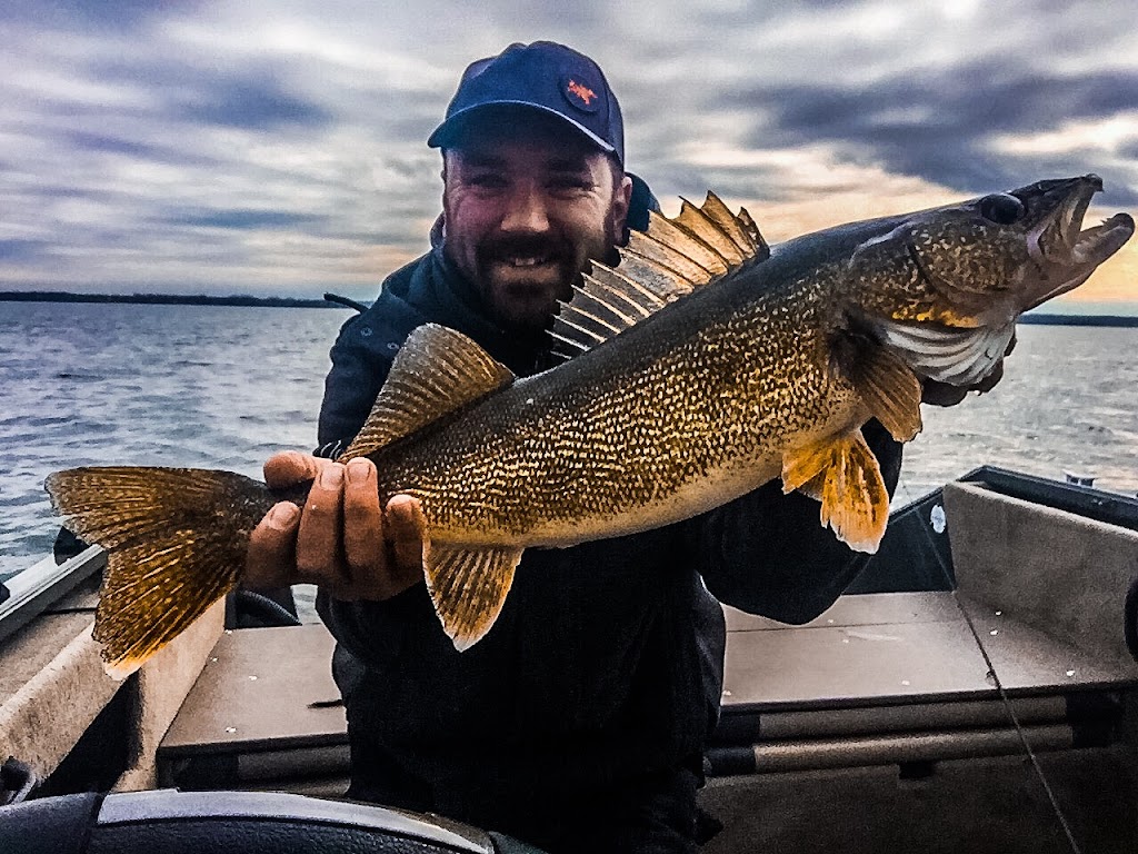 Max guide de pêche | Parc Saint-Louis, Montréal, QC H4C 3K4, Canada | Phone: (514) 605-0072