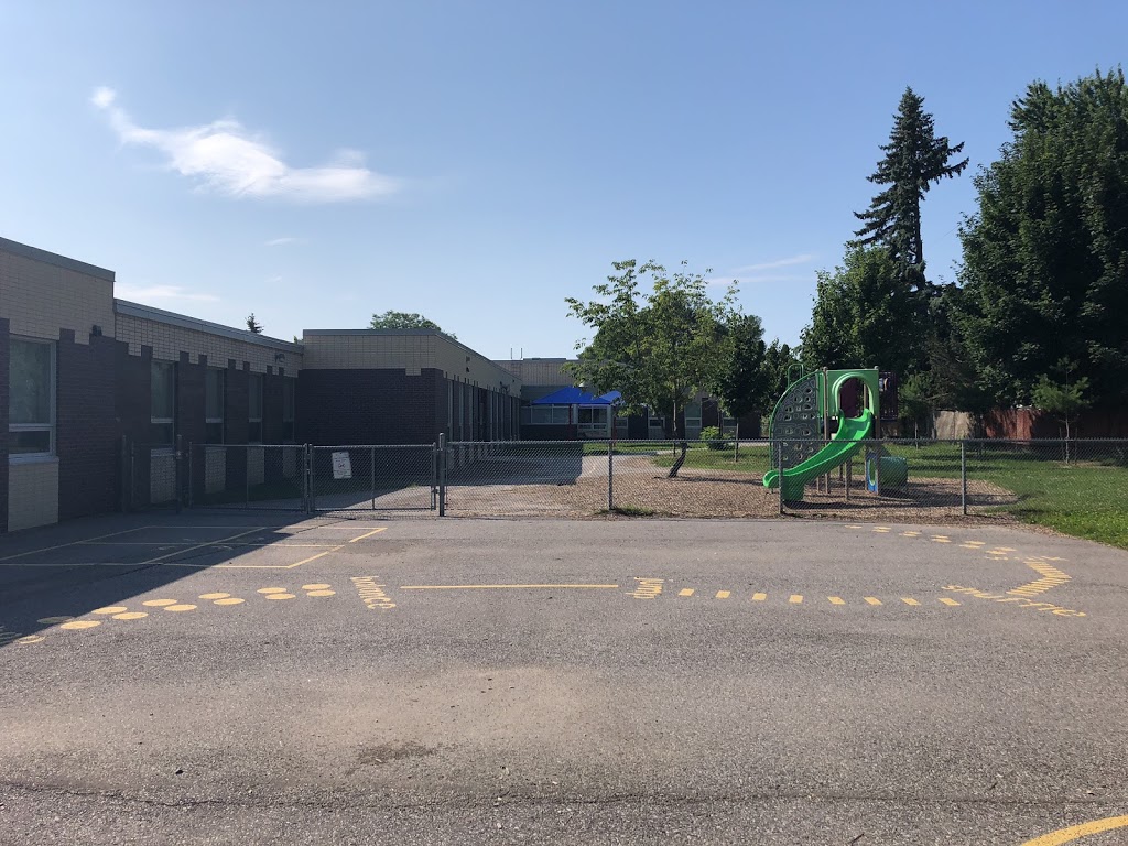 Parkview Public School | 22 Fonthill Blvd, Unionville, ON L3R 1V6, Canada | Phone: (905) 477-2172