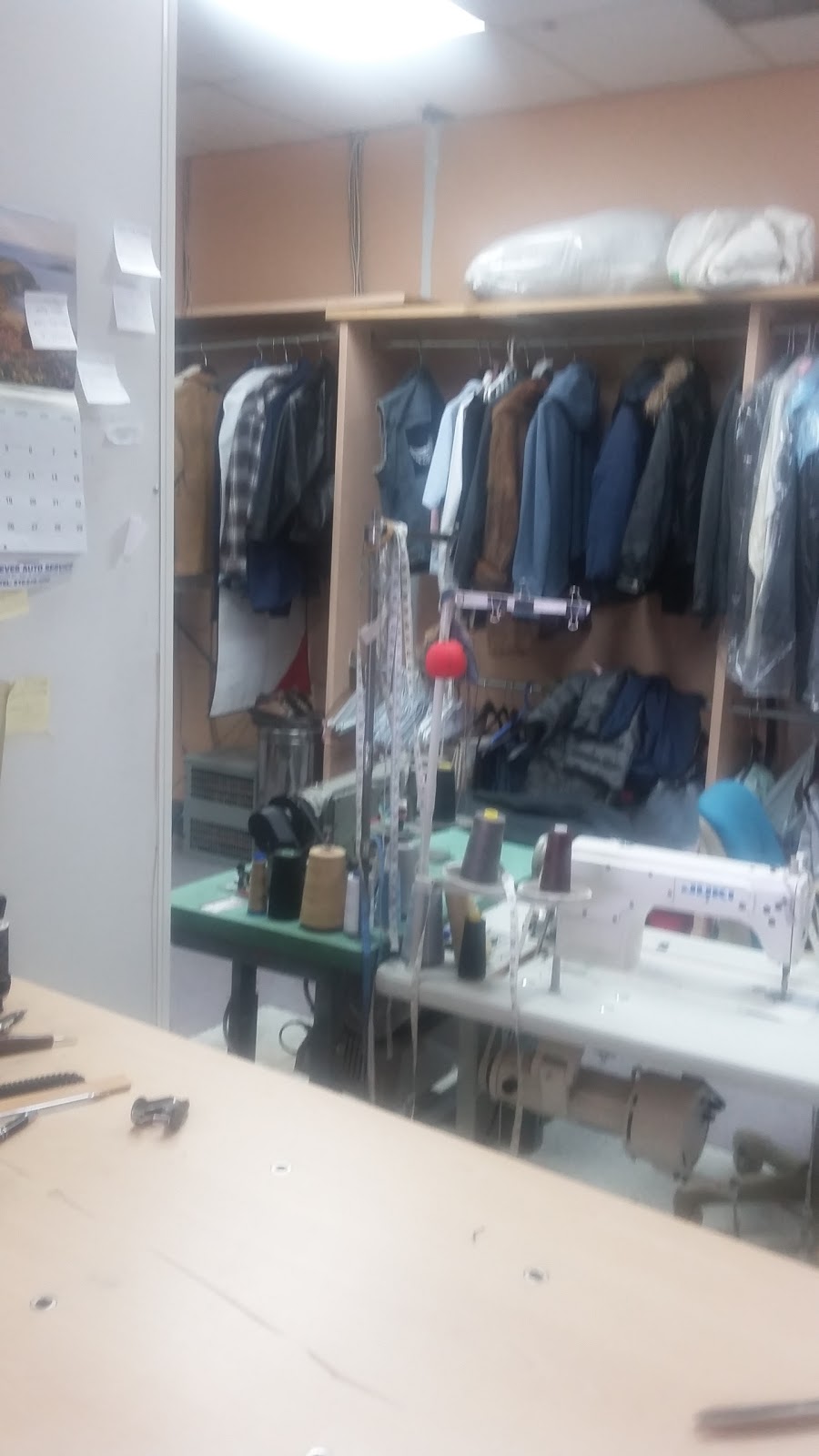 High Top Tailor | 700 Strasburg Rd, Kitchener, ON N2E 2M2, Canada | Phone: (519) 579-9709