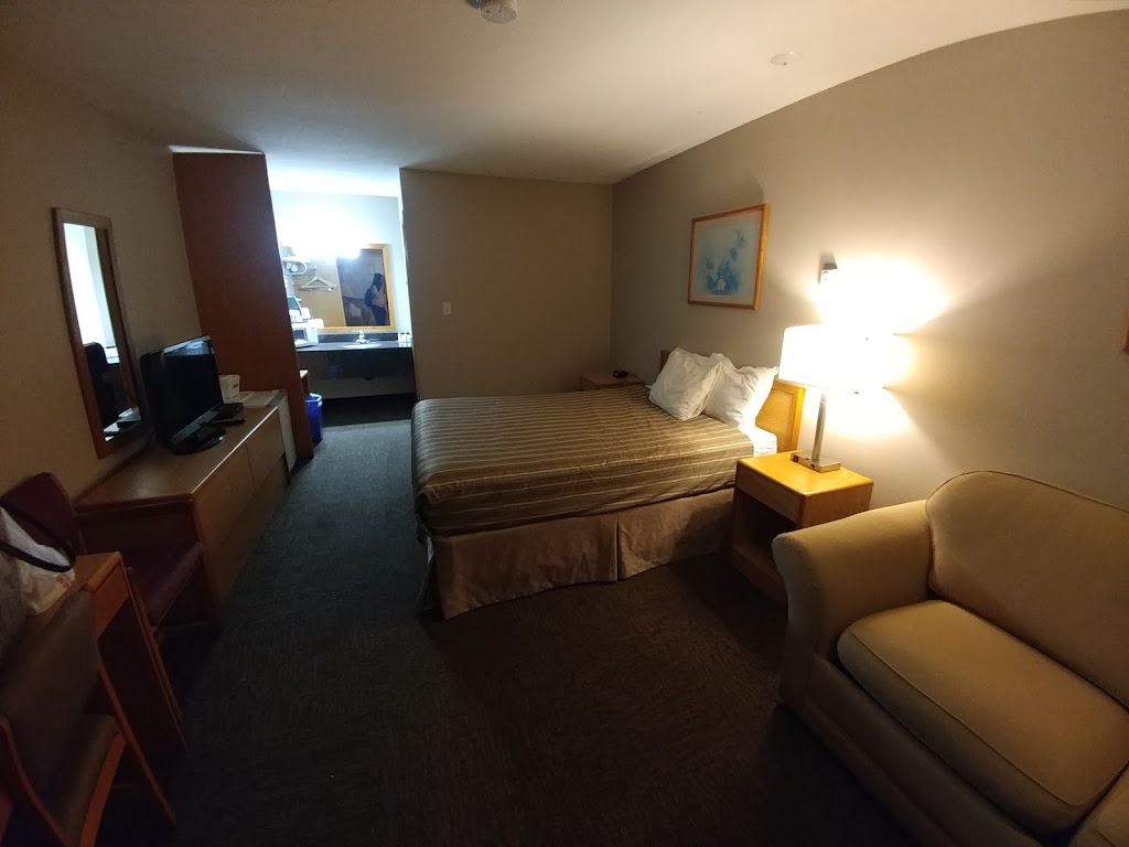 Travelodge by Wyndham Salmon Arm | 2401 Trans-Canada Hwy Sw, Salmon Arm, BC V1E 4P7, Canada | Phone: (250) 832-9721