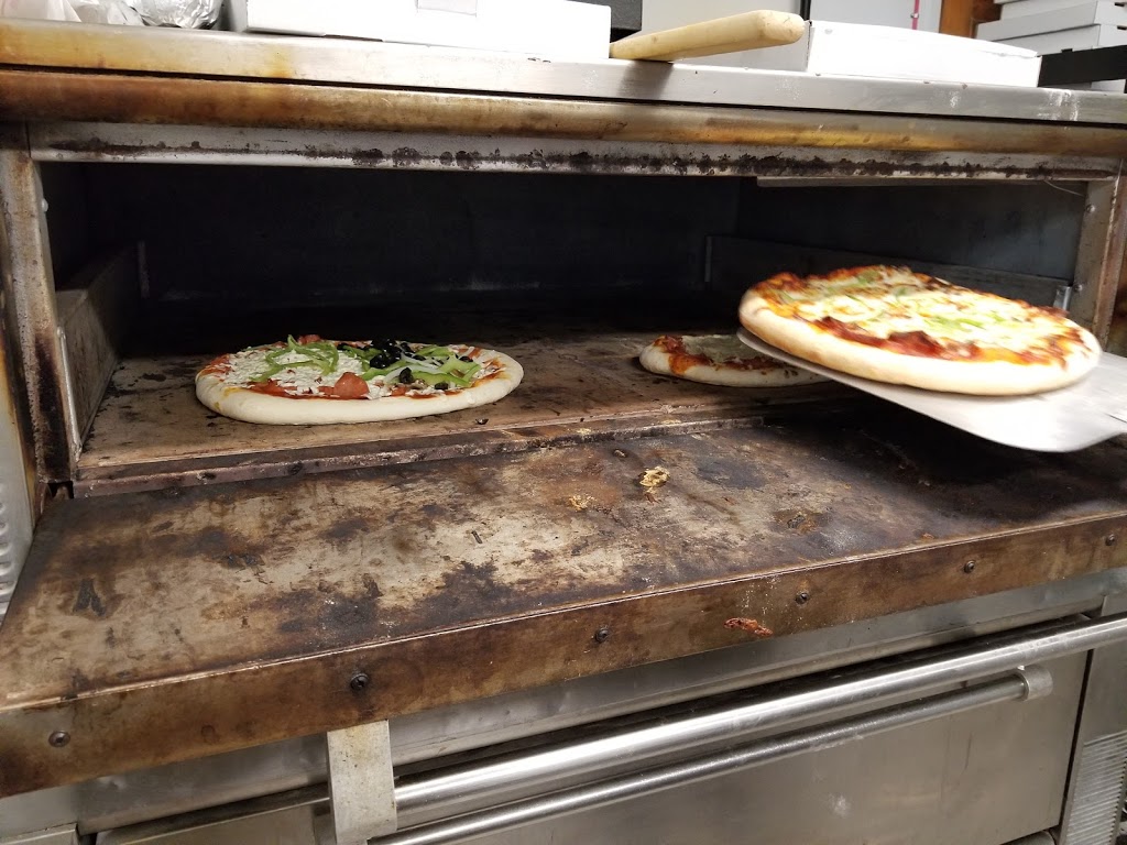 Julio Pizzeria | 330 QC-132, Saint-Stanislas-de-Kostka, QC J0S 1W0, Canada | Phone: (450) 370-0073