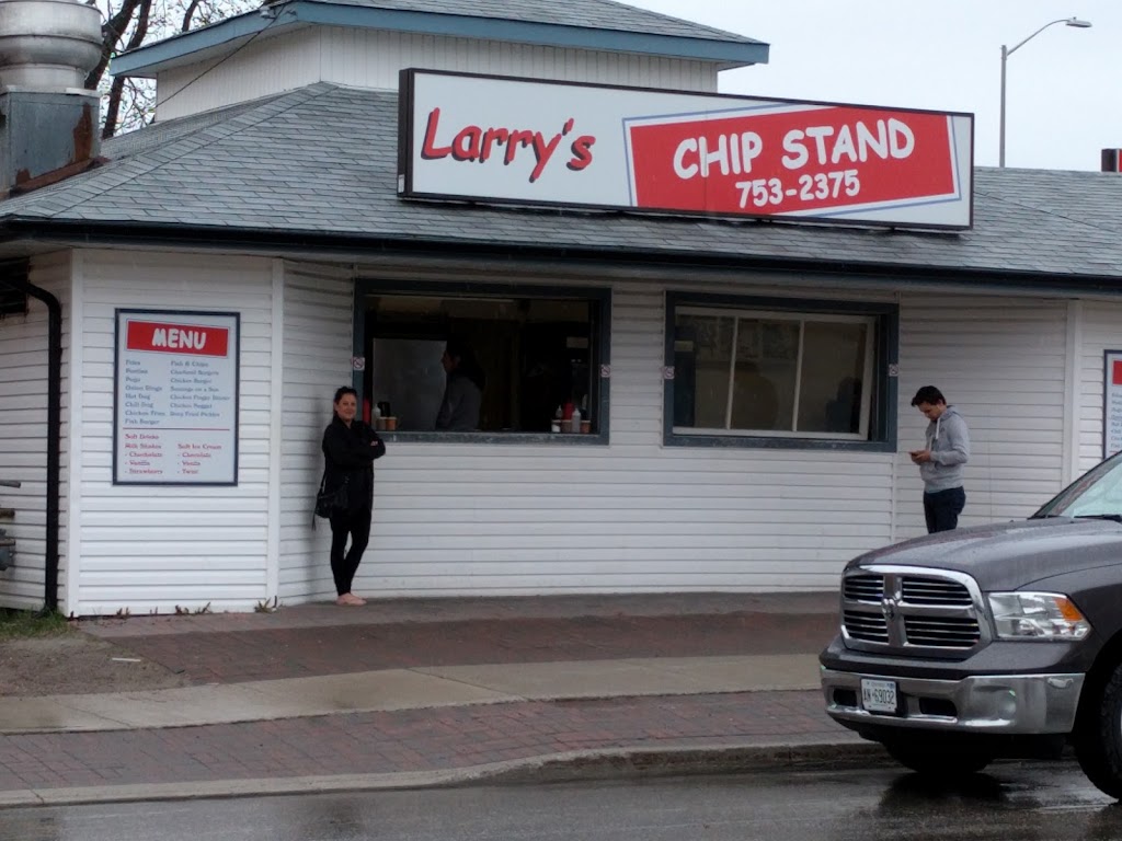 Larrys Chip Stand | 230 Main St, Sturgeon Falls, ON P2B 1P4, Canada | Phone: (705) 753-2375