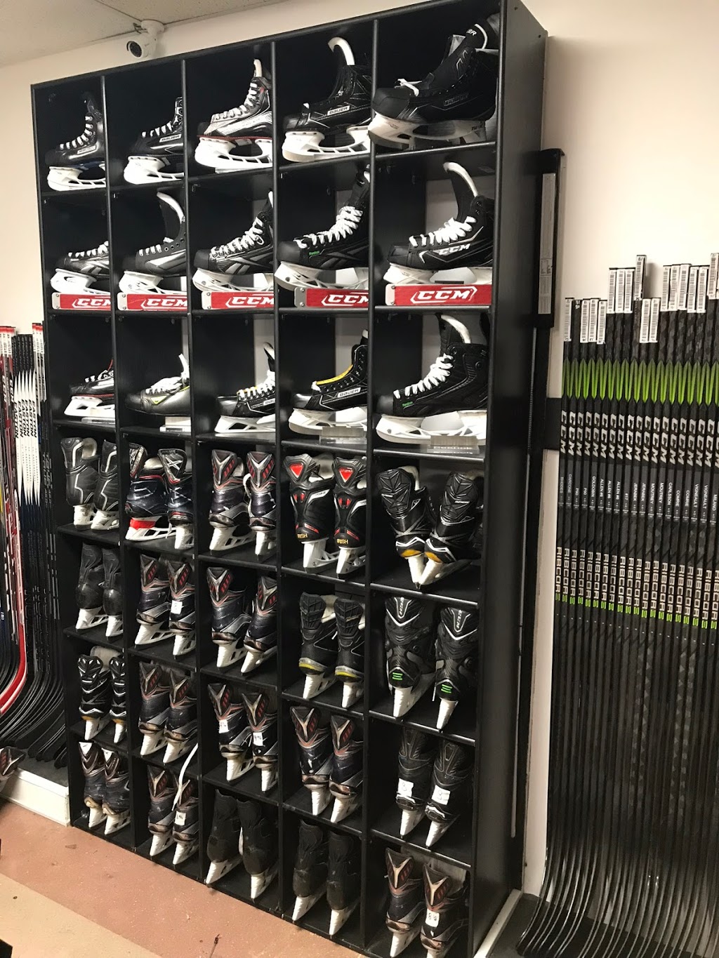 HockeyStickMan Showroom | 5155 Spectrum Way Unit 37, Mississauga, ON L4W 5A1, Canada | Phone: (905) 624-2063